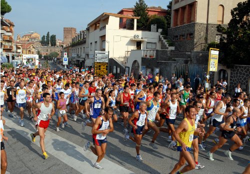 Mezza maratona di Montalto di Castro, al via la 20esima edizione Il sindaco Caci: «Evento agonistico di grande spessore, fiore all’occhiello del nostro territorio»