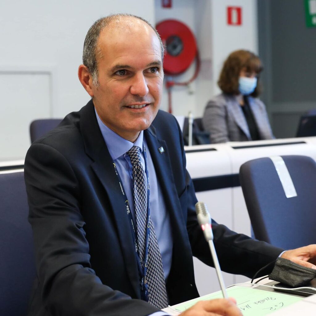 Il sindaco Caci: “Il porto di Civitavecchia entra nella Ten-T,  un’occasione anche per la Tuscia”