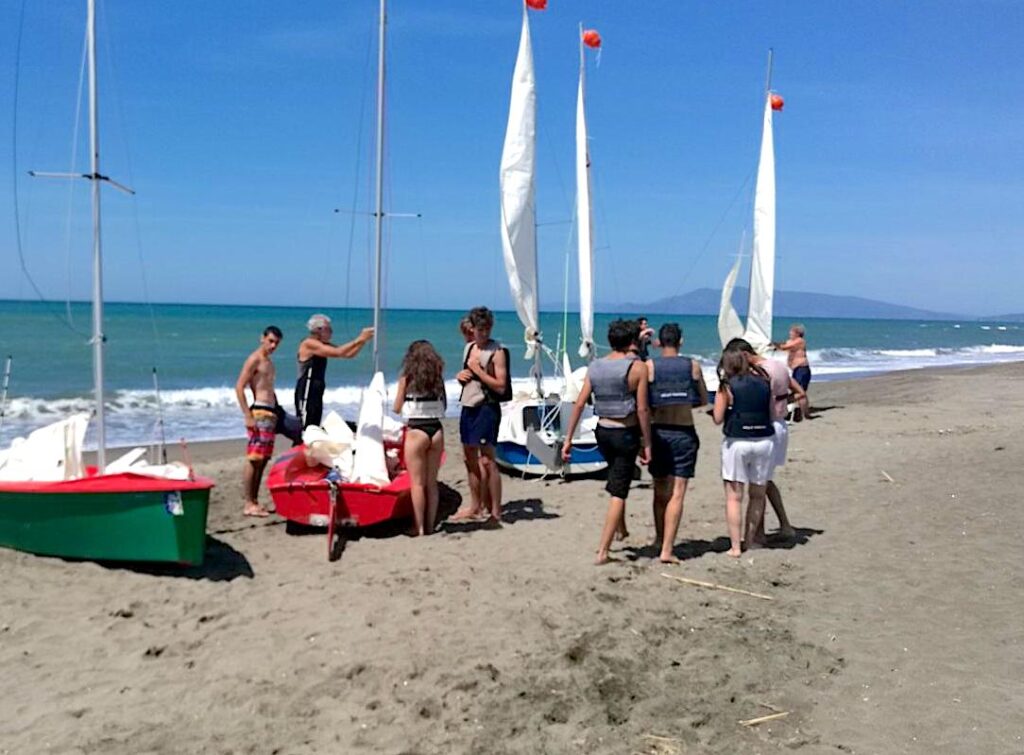 Scuola di vela Mal di Mare, il sindaco Sergio Caci: “L’associazione deve continuare a svolgere la propria attività”